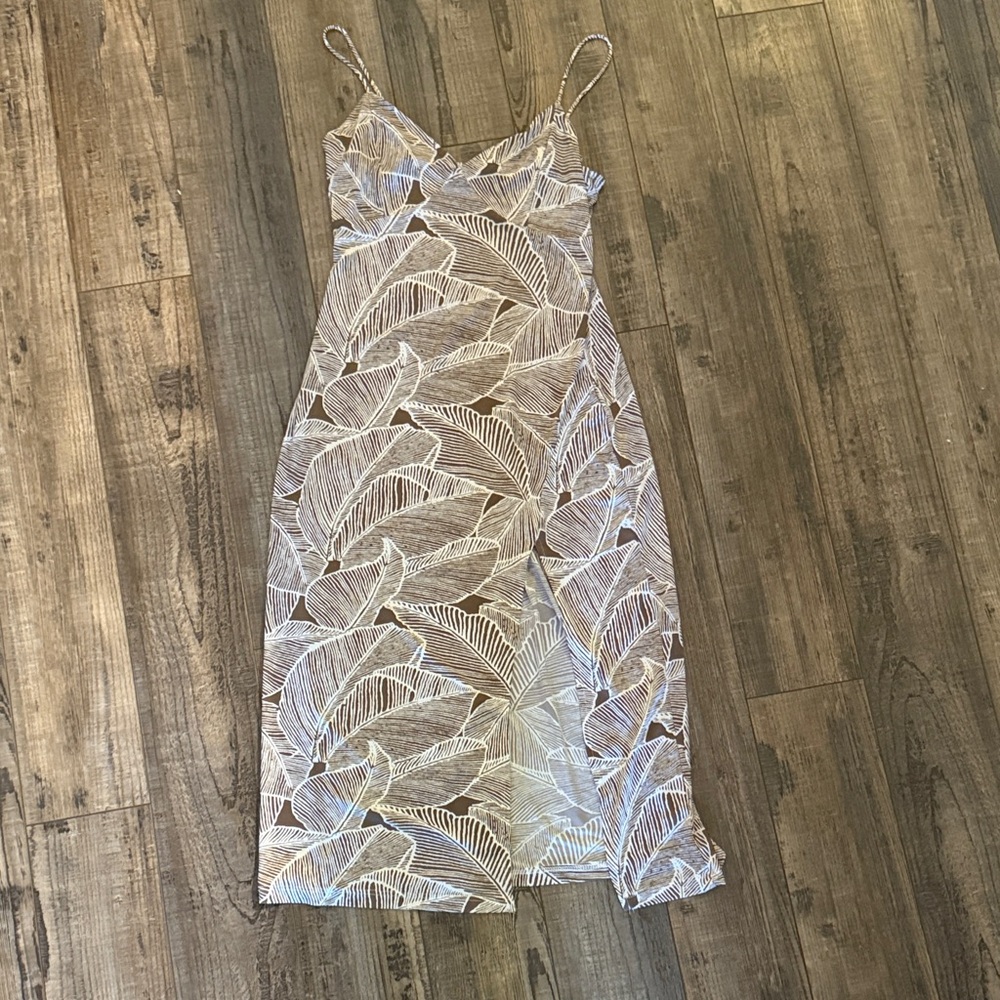 Windsor Leaf Print Maxi Dress in Brown and White